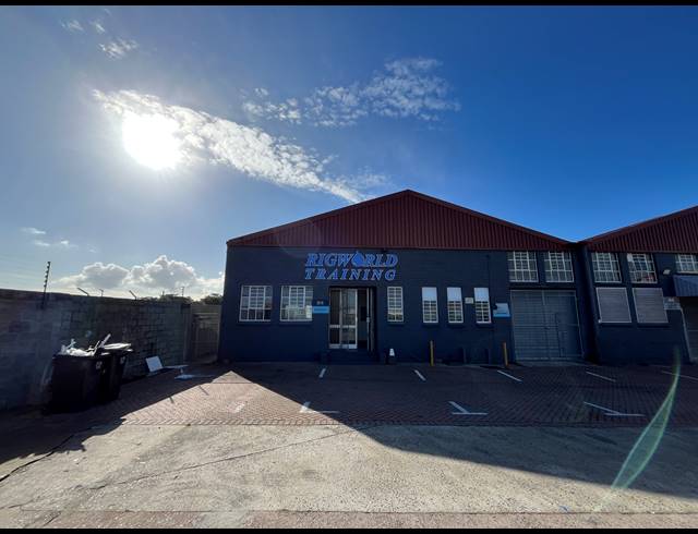300M² WAREHOUSE TO LET IN MAITLAND